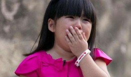 青岛吃瓜女孩是谁呀视频,网络爆红背后的故事