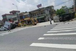 发生车祸吃瓜视频真实,吃瓜群众目睹全程