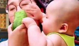 萌娃串门吃瓜视频,欢乐互动萌翻网友