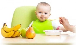 3岁小孩吃瓜视频,萌态百出笑翻天