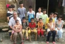 广西单身汉吃瓜视频,趣味横生的乡村生活瞬间