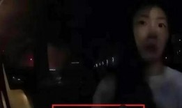 一位女子吃瓜视频在线观看,女子吃瓜视频走红网络，在线观看引热议