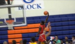 打篮球扣篮吃瓜视频,吃瓜群众见证篮球魅力