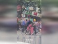 当街打人吃瓜现场视频